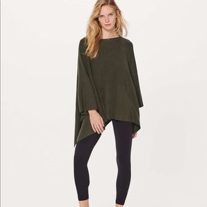 Lululemon “wool be cozy” poncho / OneSize